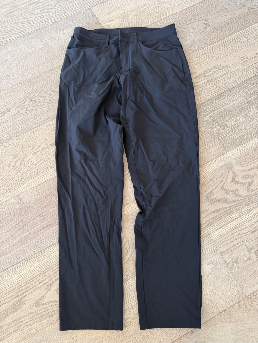ALO Yoga Men's Black Chino-Style Stretch Pants
